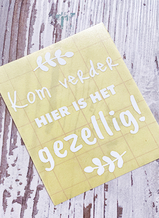 Kom verder hier is het gezellig! raamsticker weergave 2